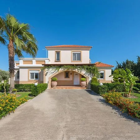 Amelia Villa