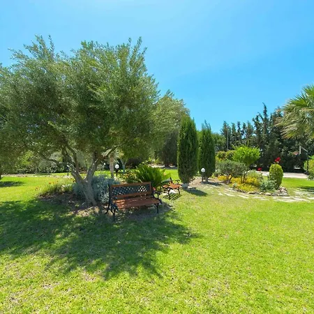 Amelia Вилла Геннади