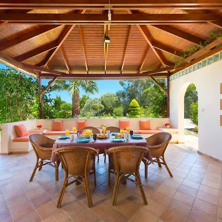 Amelia Villa Gennadi